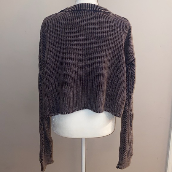 Akaiv Mineral Wash Cable Knit Cropped Sweater - Picture 6 of 14